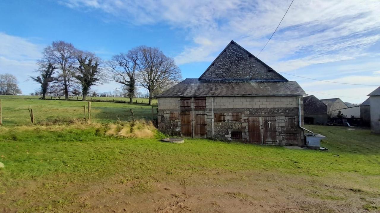 Gite Cottage Chaleureux En Pleine Campagne Vue Sur Les Monts Et Forets Et Le Chateau De Carrouges ภายนอก รูปภาพ