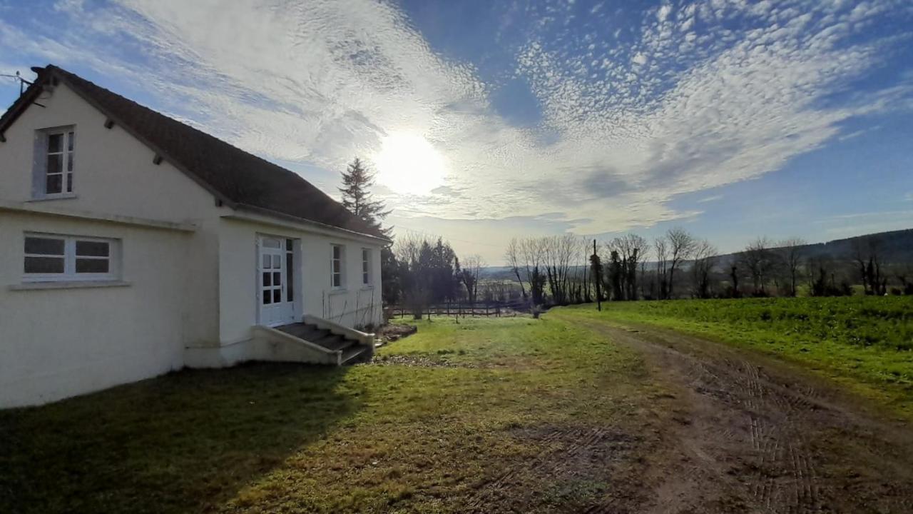 Gite Cottage Chaleureux En Pleine Campagne Vue Sur Les Monts Et Forets Et Le Chateau De Carrouges ภายนอก รูปภาพ